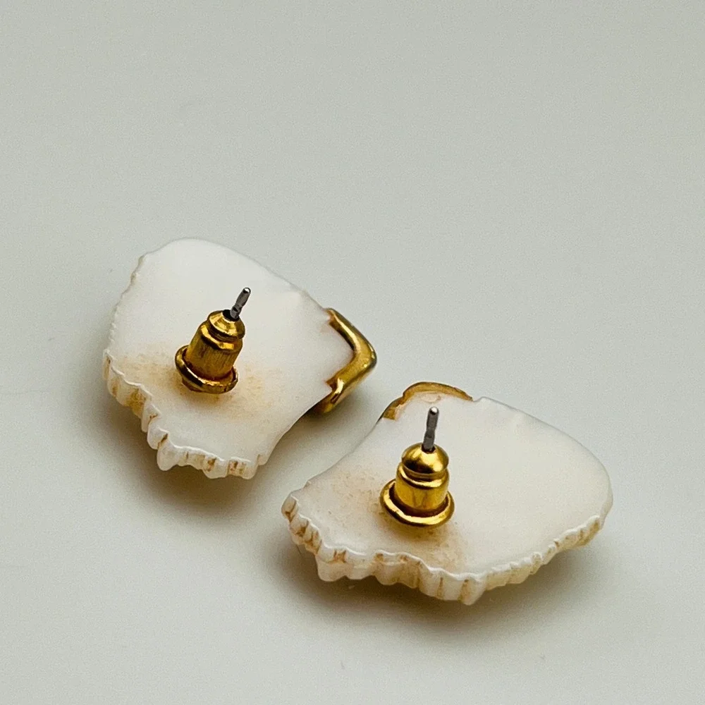 Vintage‎ Avon Fan Wave Earrings Pierced Faux Mother of Pearl Gold Highlights